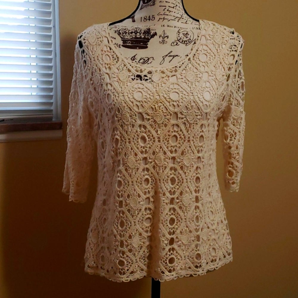 Christopher & Banks petites cream crochet top with undershirt size P/M